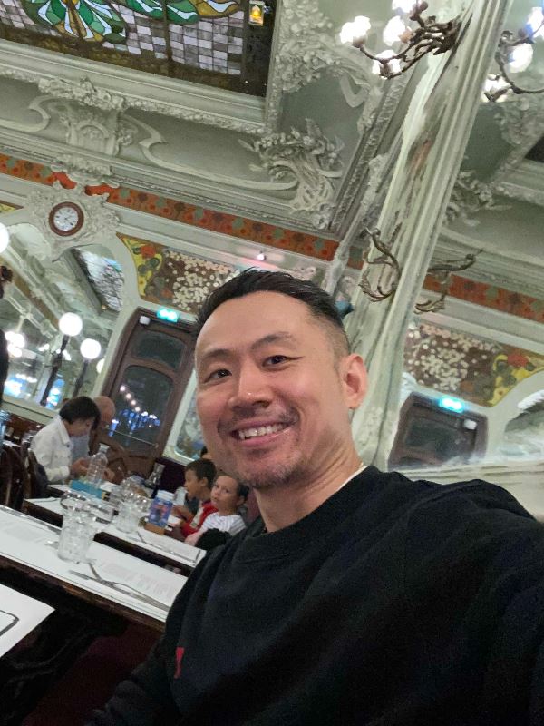 A Chinese gay man's travel story icon