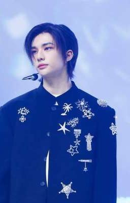 Special hyunjin centric×OT8 icon